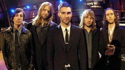 Maroon 5 - "Makes Me Wonder"