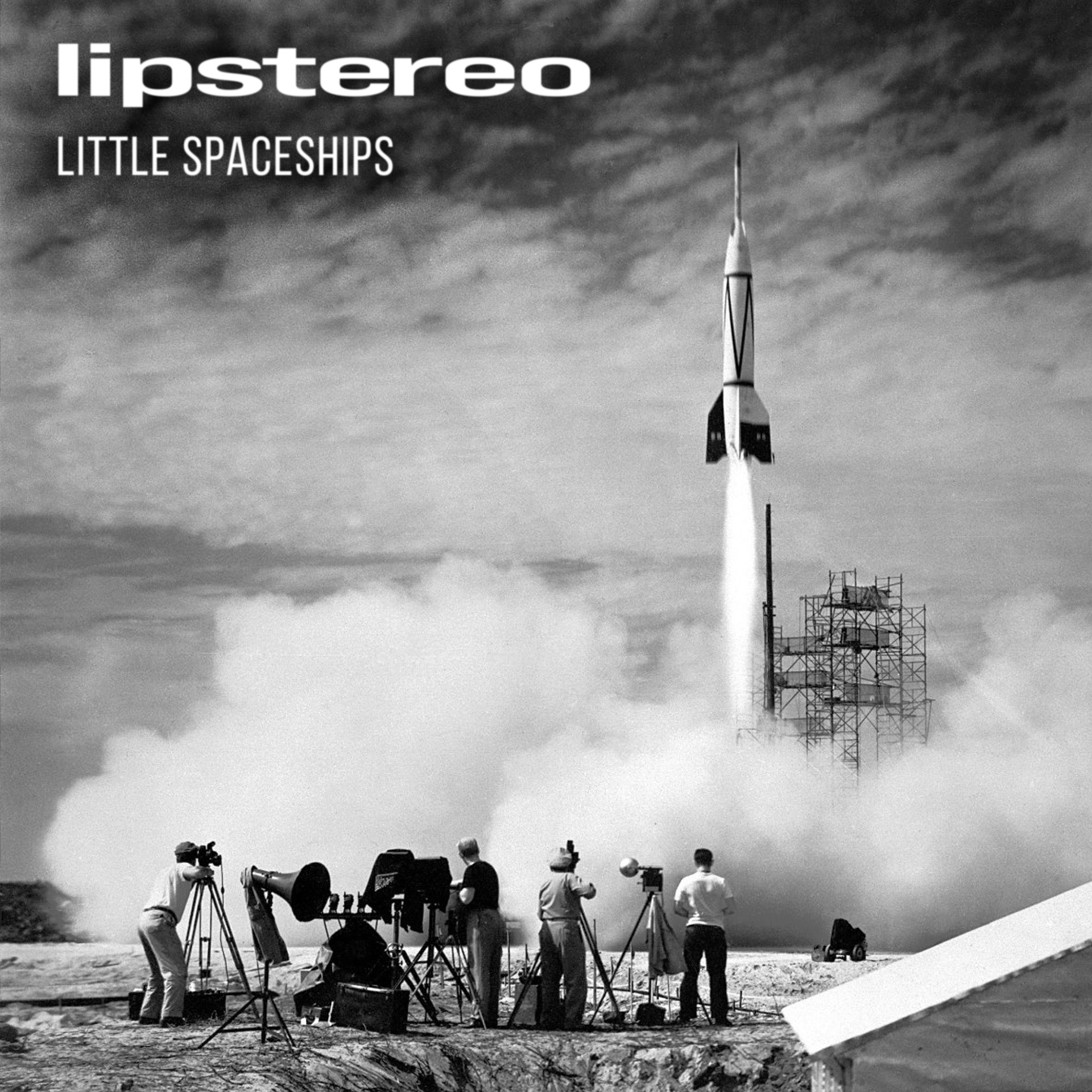 Artwork for the single “Little Spaceships” by Lipstereo
